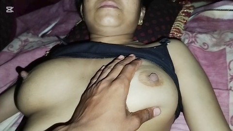 La esposa bangladesí experimenta su primera vez con un gran pene negro