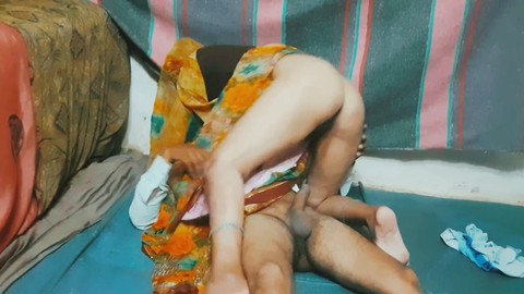 Ama de casa india golpeada duro en una salvaje sesión de sexo desi