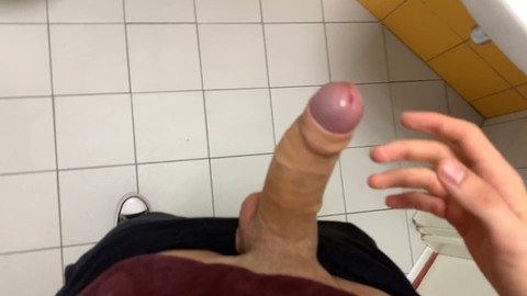 Cuerpo perfecto, polla gay sin cortar, orgasmo a masculino