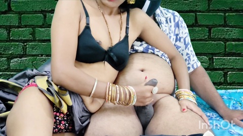 ¡Pareja India recién casada disfruta del sexo apasionado durante el día!