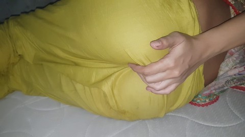 Die geile Kulhad Pizza Girl befriedigt sich selbst in einer viralen Film-Orgie - Full HD!