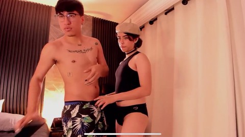 Die süßen kolumbianischen Twinks Dani und Nico küssen sich leidenschaftlich, bevor sie sich ausziehen Die süßen kolumbianischen Twinks Dani und Nico küssen sich leidenschaftlich, bevor sie sich ausziehen