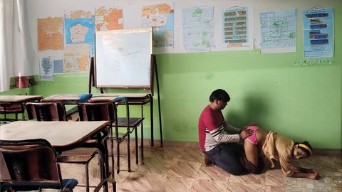 Узкая киска, студентки индийского колледжа, школьная форма