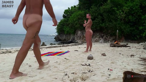 Sesso sensazionale su una spiaggia nudista - coppia russa inesperta